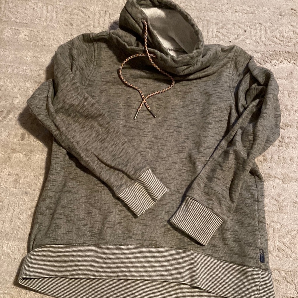 Columbia cowl neck